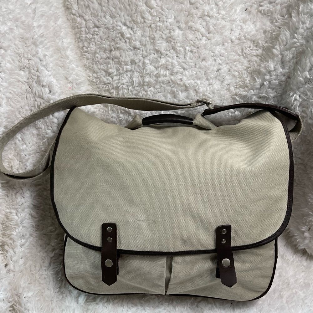 Unisex Banana Republic large messenger bag taupe canvas & Brown leather trims